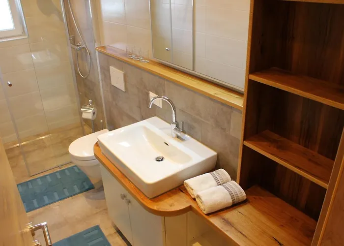 Kusternighof Pensión 3*