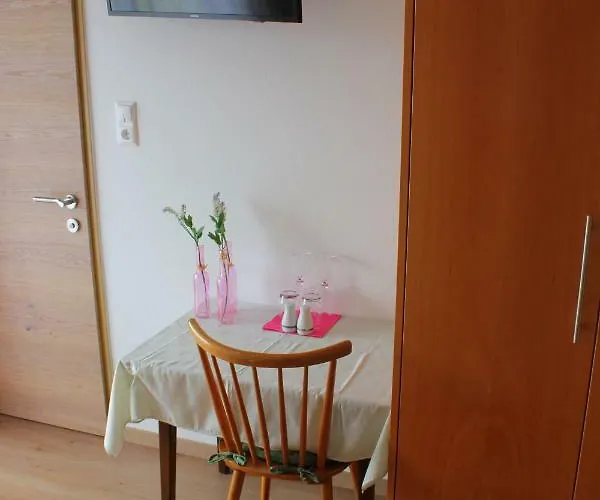 Pensión Kusternighof Velden am Wörthersee